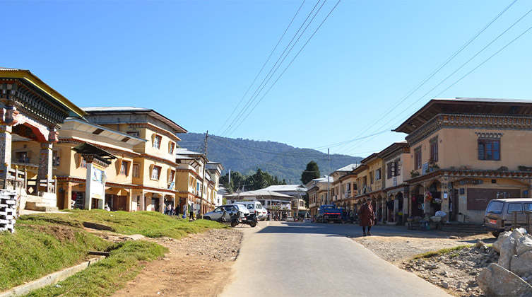 Blick auf die Hauptstraße von Damphu