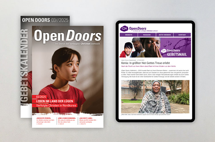 Produktabbildung des Open Doors Monatsmagazins und des Gebetskalenders für den aktuellen Monat. Rechts daneben wird ein Tablet mit den aktuellen digitalen Meldungen abgebildet.