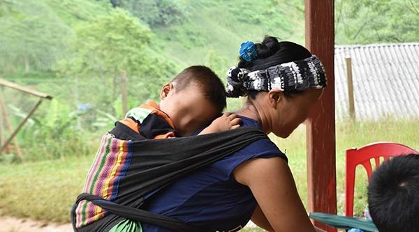 Symbolbild: Vietnamesische Frau mit ihrem Kind