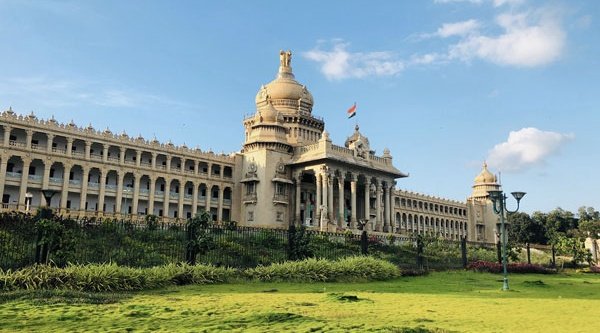 Symbolbild: Parlamentsgebäude in Bangalore