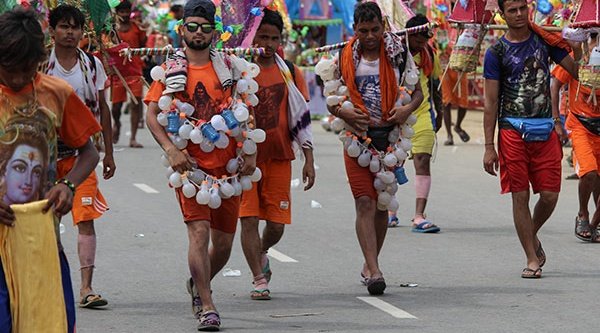 Öffentliche "Kanwar"-Prozession: Viele der jungen Pilger gehören extremistischen Hindu-Organisationen an (Symbolbild)