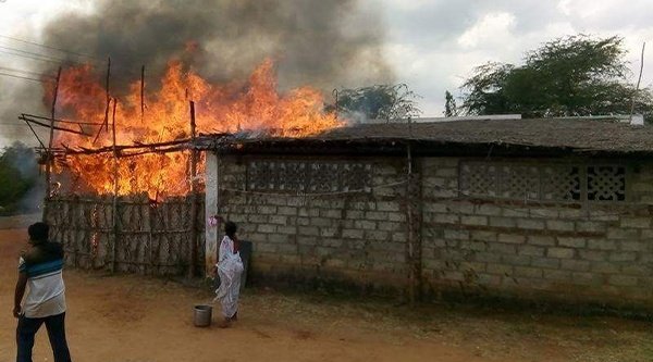 Symbolbild: Bei diesem Brandanschlag auf eine Gemeinde wurde der Pastor verletzt und das Inventar vollständig zerstört